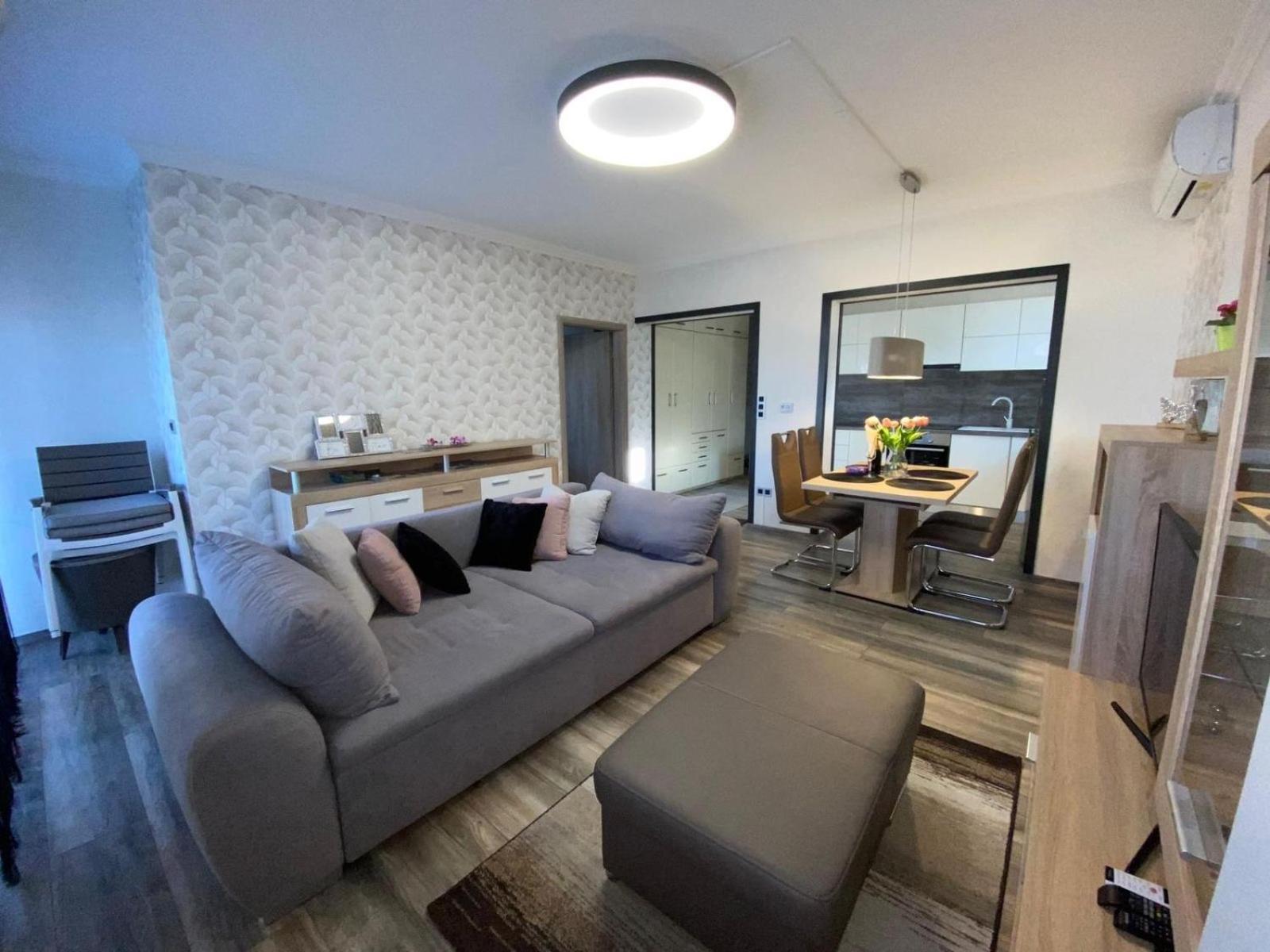 Mira Apartman เฮวิซ ภายนอก รูปภาพ