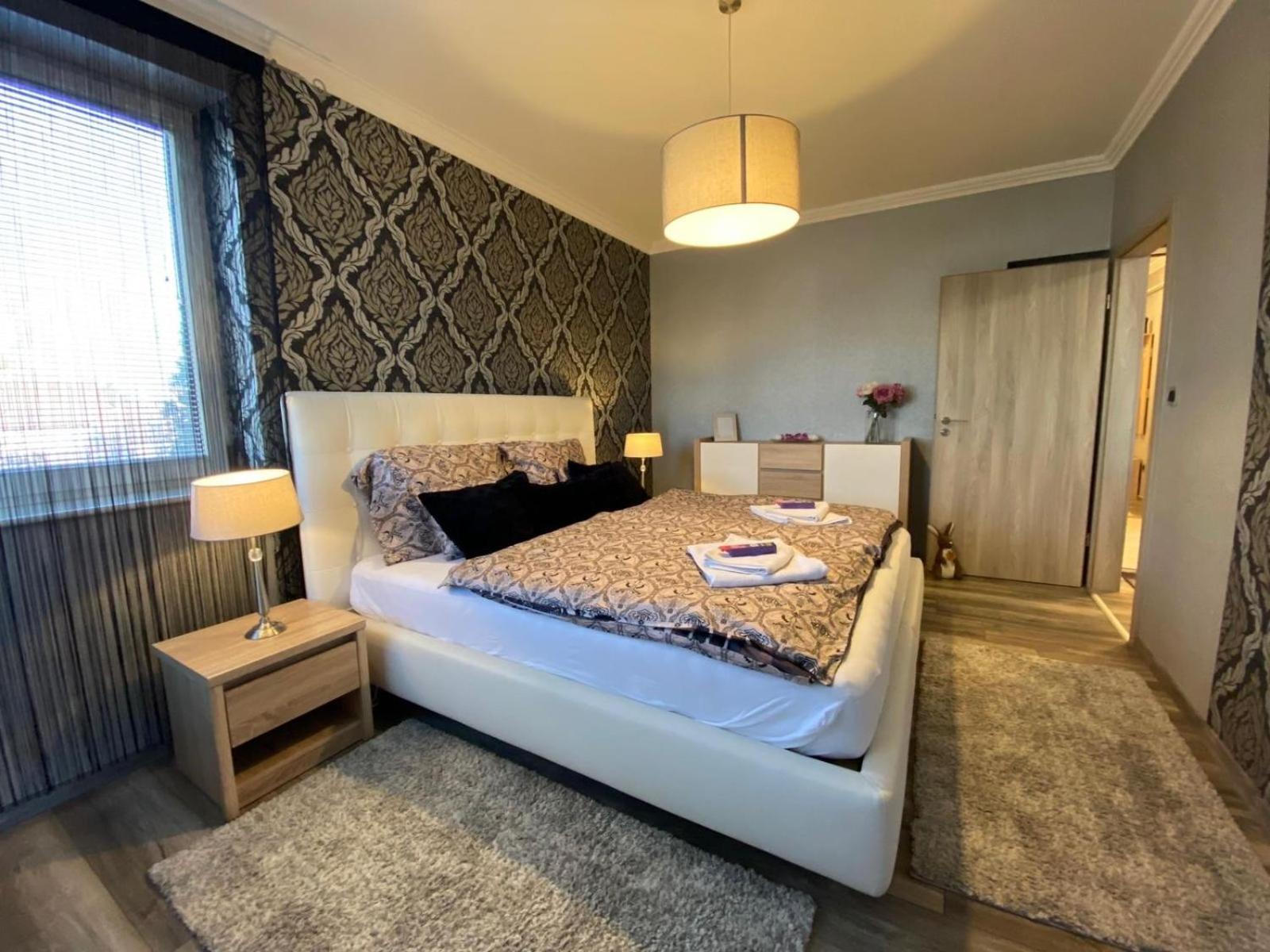Mira Apartman เฮวิซ ภายนอก รูปภาพ